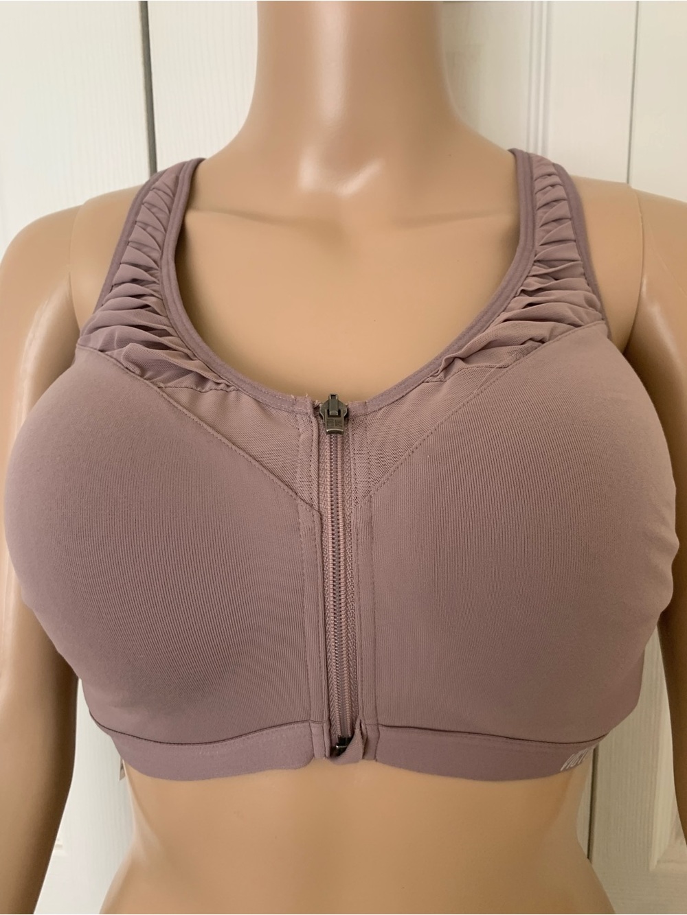 Victoria's Secret Knockout Sports Bra 36DDD Max Support Wired Padded Front Close